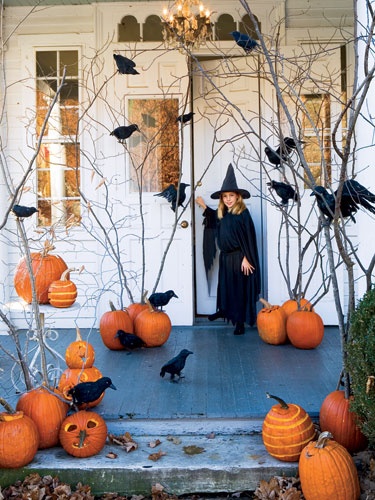 The 13 Best Halloween Houses Decorations!