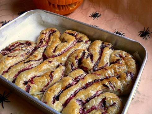 10 Extreme Halloween Delicacies That Will Not Leave You Cold!