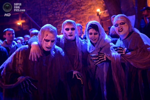 Frankenstein House Party - The 10 Most Inspirational Photos for Halloween!