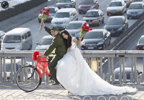 The Greatest Just Married Photos Ever! 10 Pics!