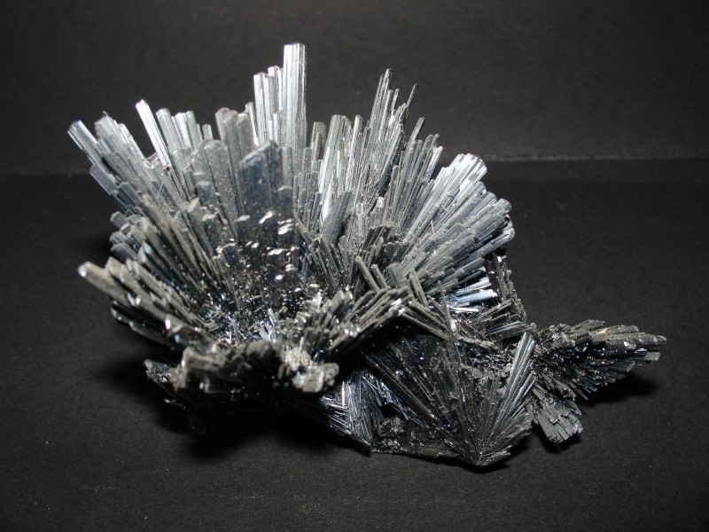 10 Minerals From All Around The World That Can Kill You!